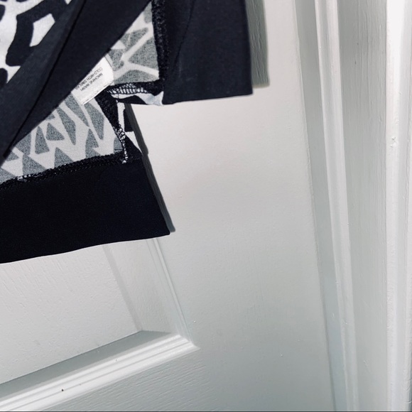 White House Black Market Sleeveless Black & White Tunic Small - Picture 6 of 9